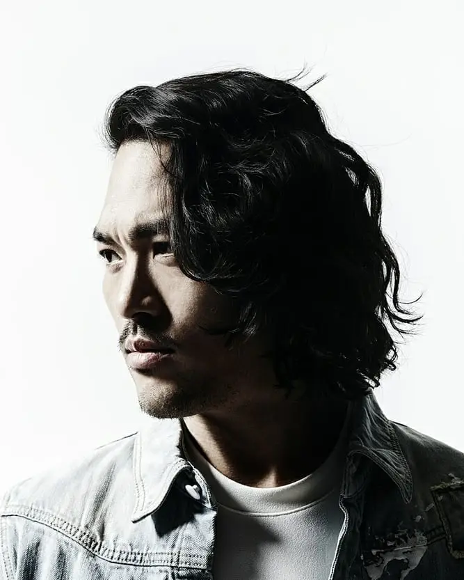 Guckkasten member Lee Jung Gil