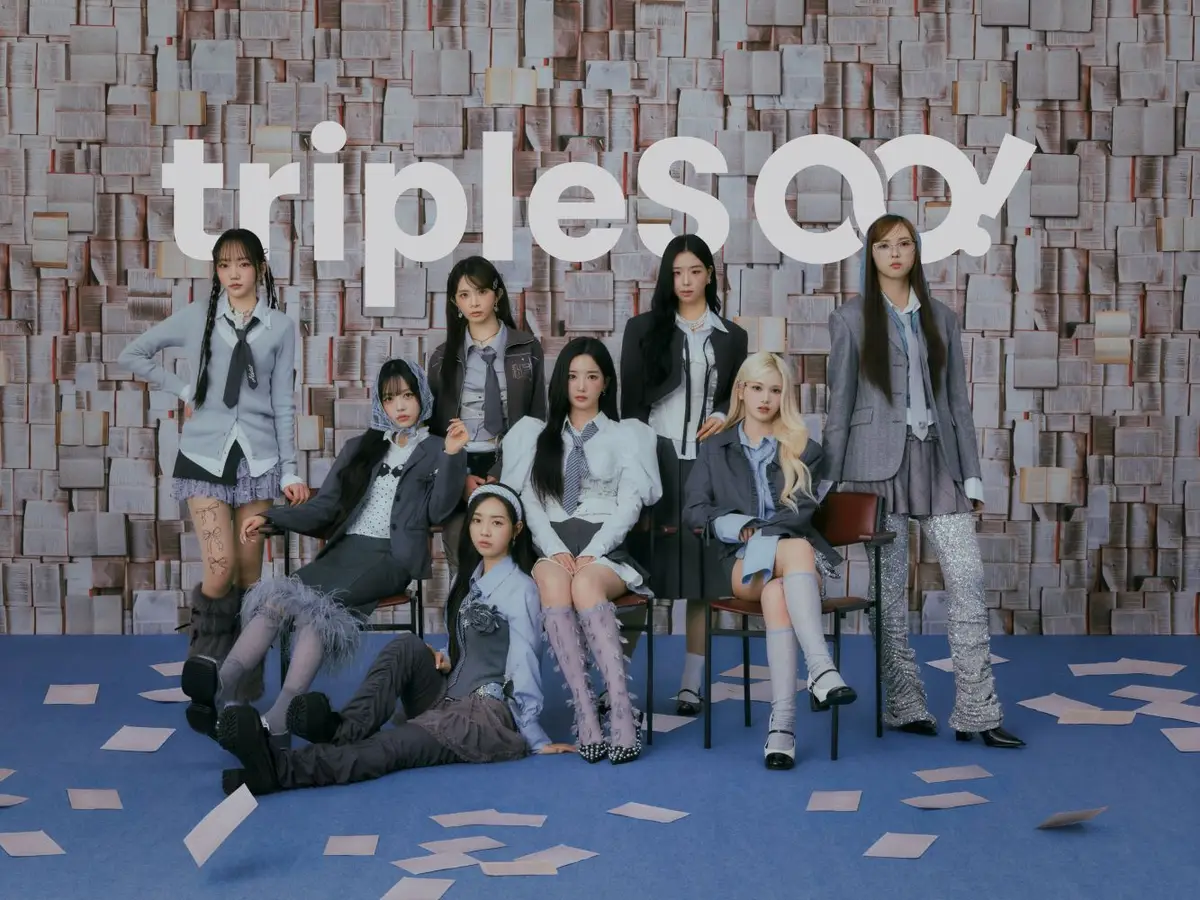 ∞! (Hatchi!) members are Mayu, Kim YooYeon, Kotone, Kim ChaeYeon, Lee JiWoo, Park ShiOn, Kim ChaeWon, and Kim SooMin.