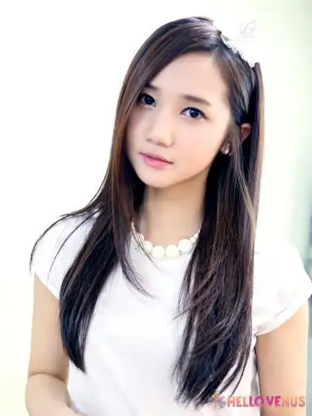 Hello Venus former member Ara