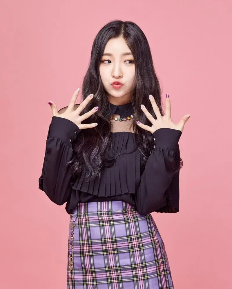 HeyGirls former member Siyeon