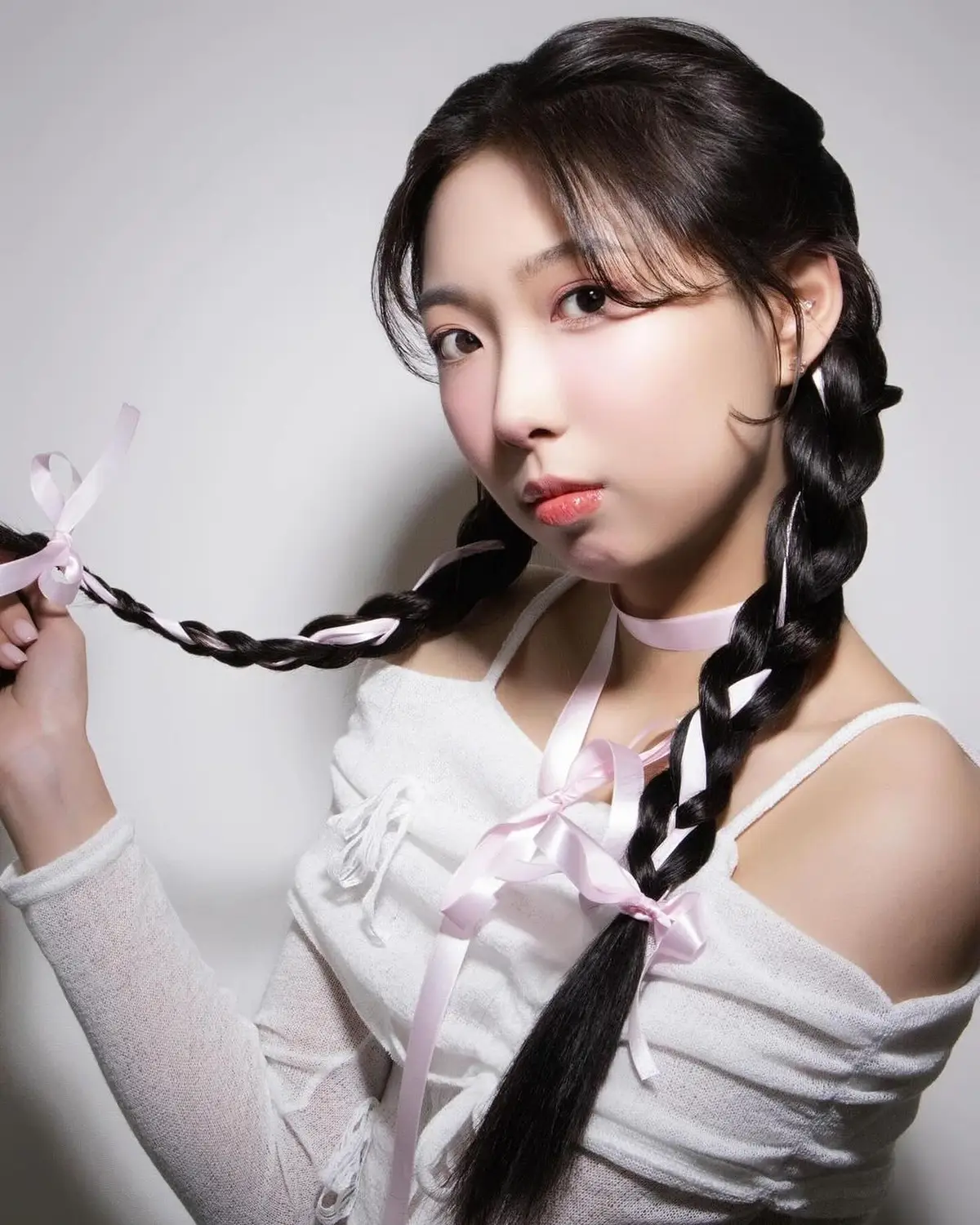 Hidden Glow member Florea