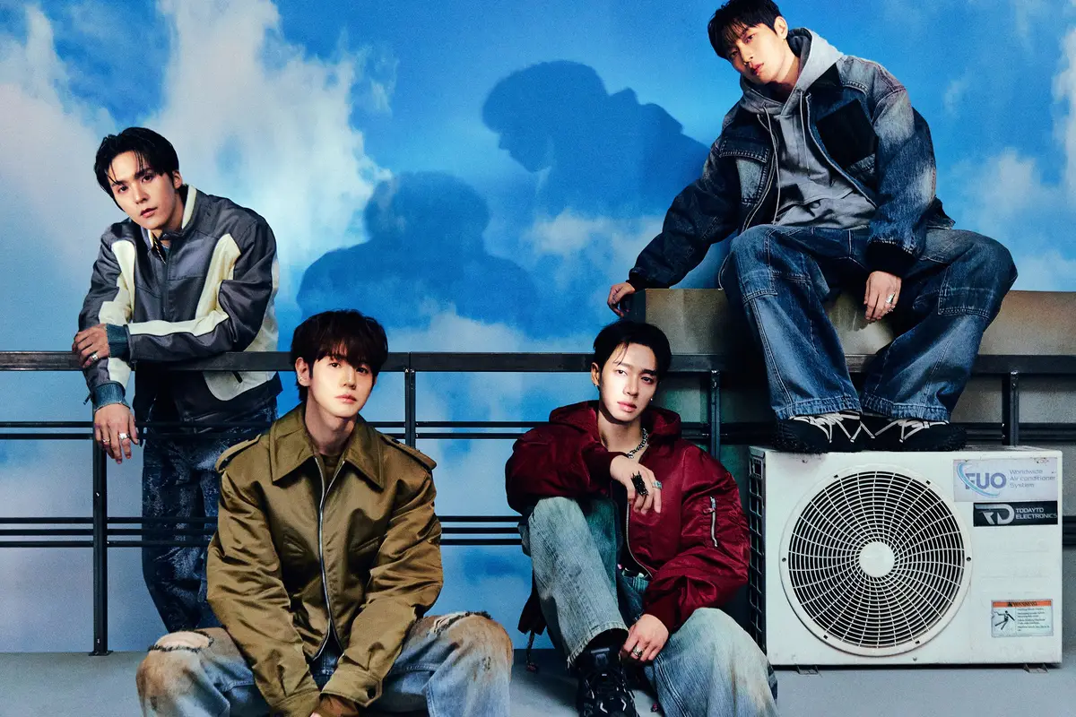 HIGHLIGHT members are Yoon Dujun, Yang Yoseop, Lee Gikwang, and Son Dongwoon.