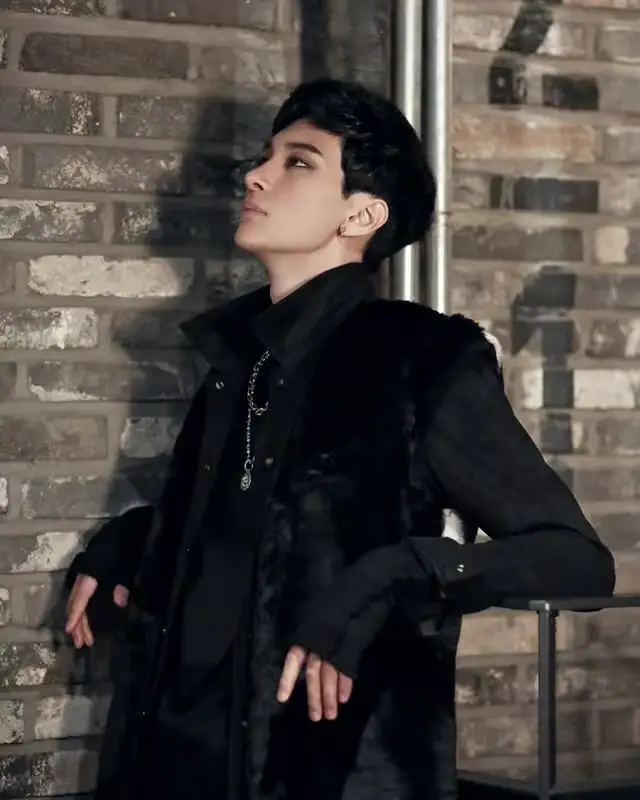 HISTORY member Sihyoung