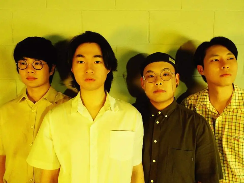 HOA members are Jinhwa, Gyumok, Hwi, and Jongbeom.