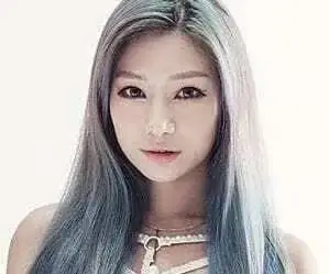 Holly Queen member Yerim