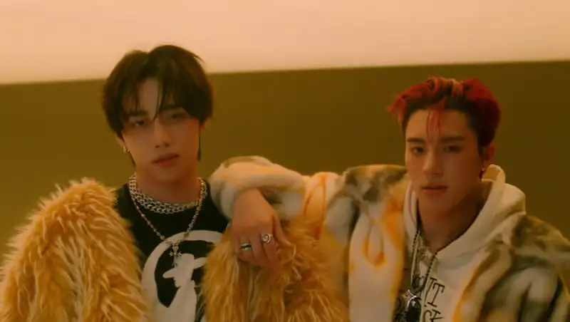 Honey members are Sunwoo, and Eric.