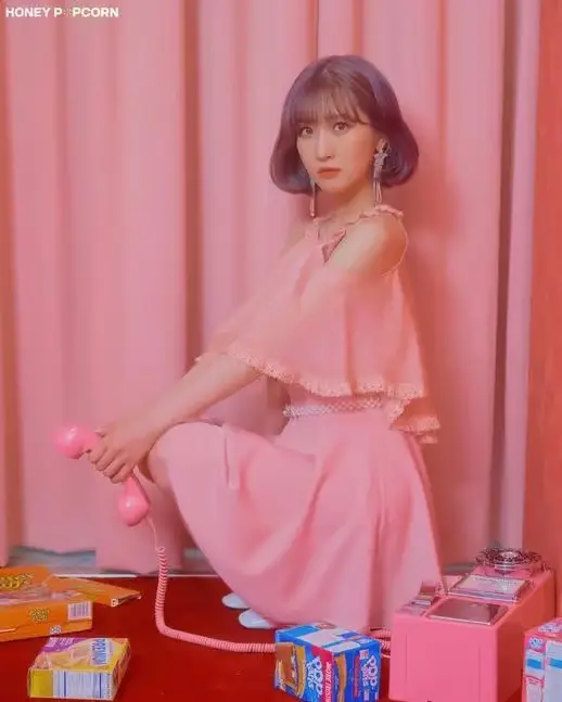 HONEY POPCORN member Sara