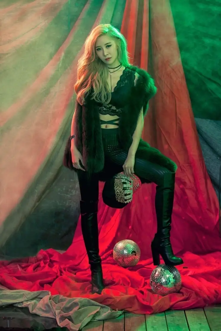 HOTTIES former member Ellie