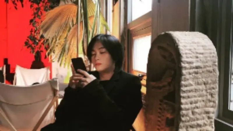 HÜ member Siwoo