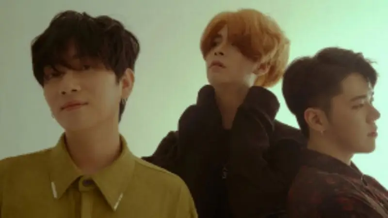 HÜ members are Siwoo, Suhyun, and Giyoon.