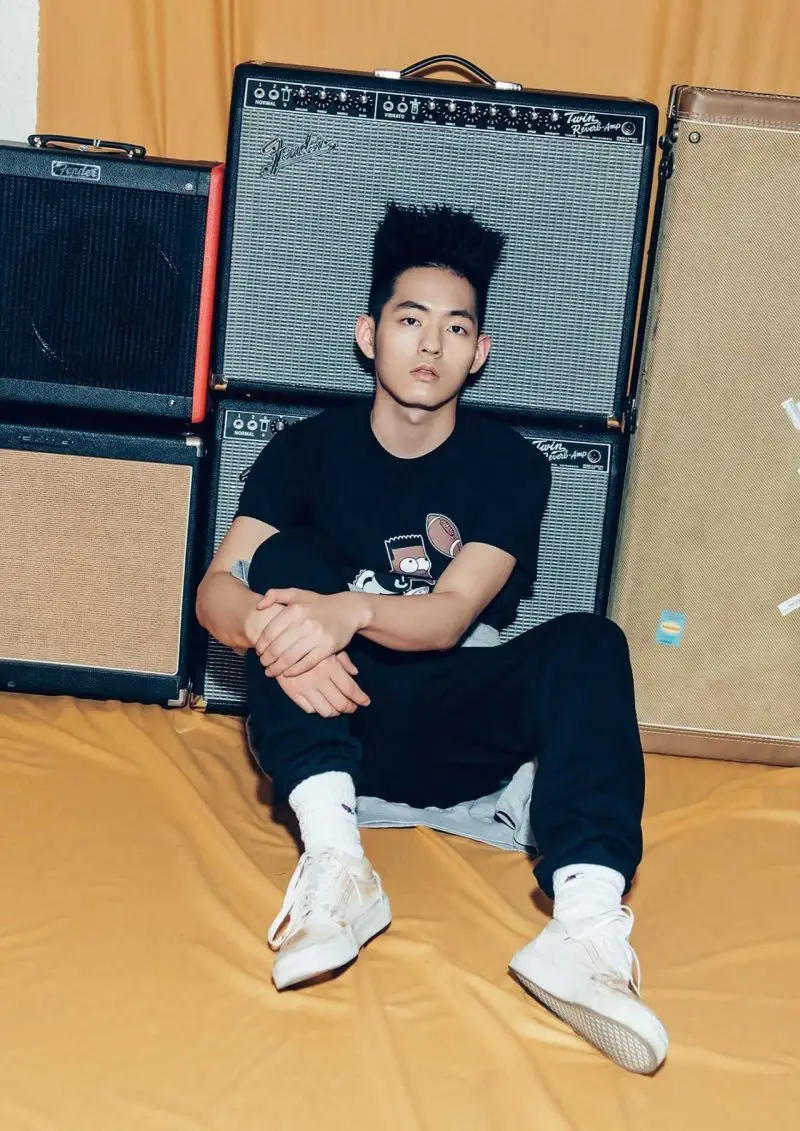 Hyukoh member Inwoo