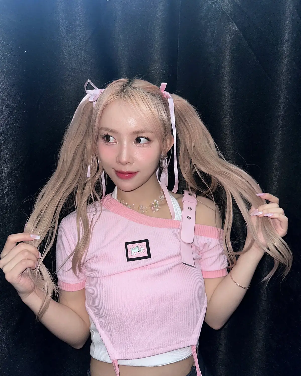 I-CODE member Roa