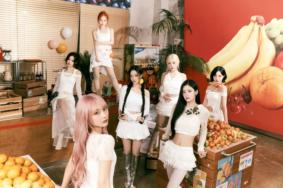 ICHILLIN’ members are E.JI, Jiyoon, Jackie, Joonie, Chaerin, Yeju, and Chowon.