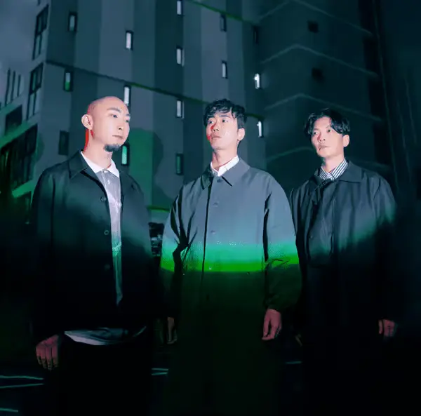 IDIOTAPE members are DR, Dguru, and ZEZE.