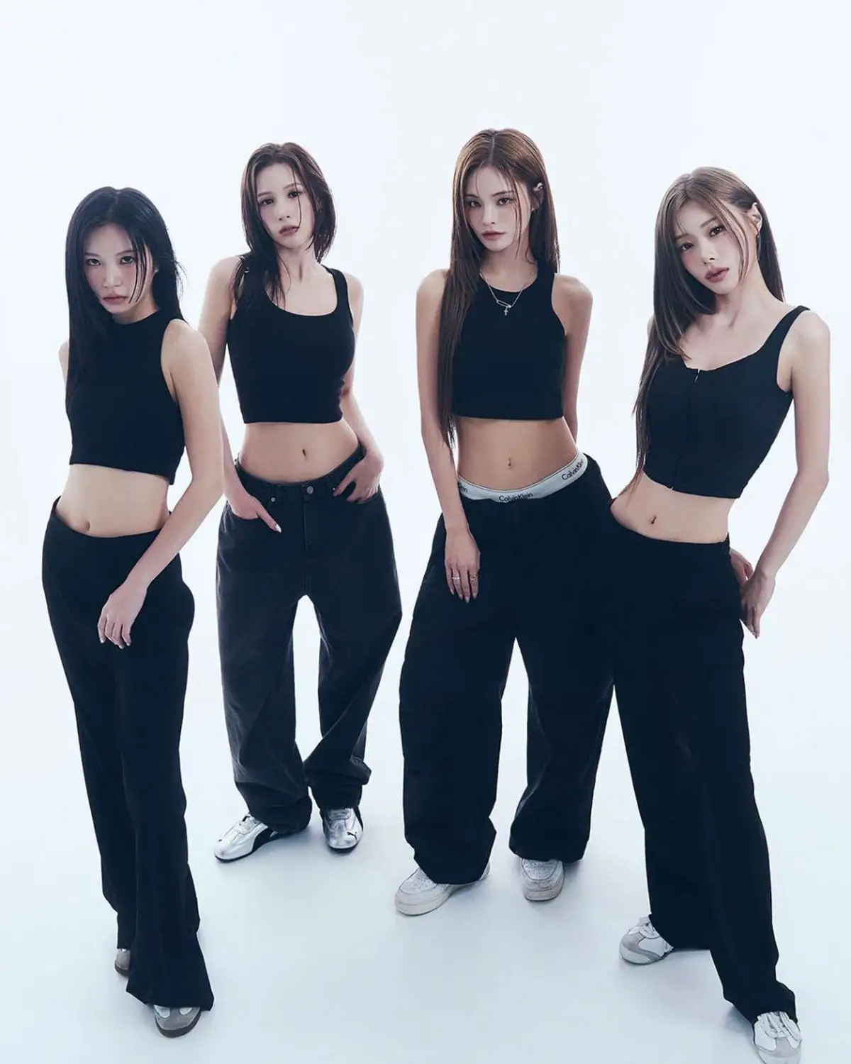 I.MET.U members are Kelly, Lea, Yerin, and Cleo.