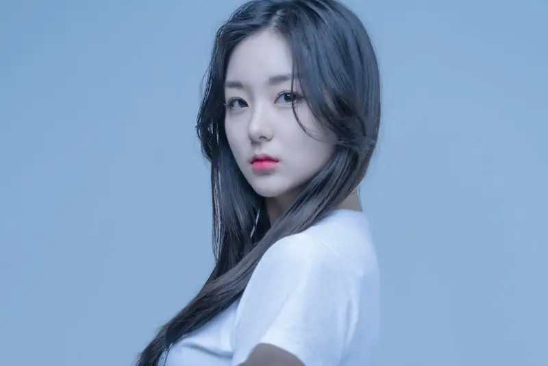 IOLITE former member Minjeong