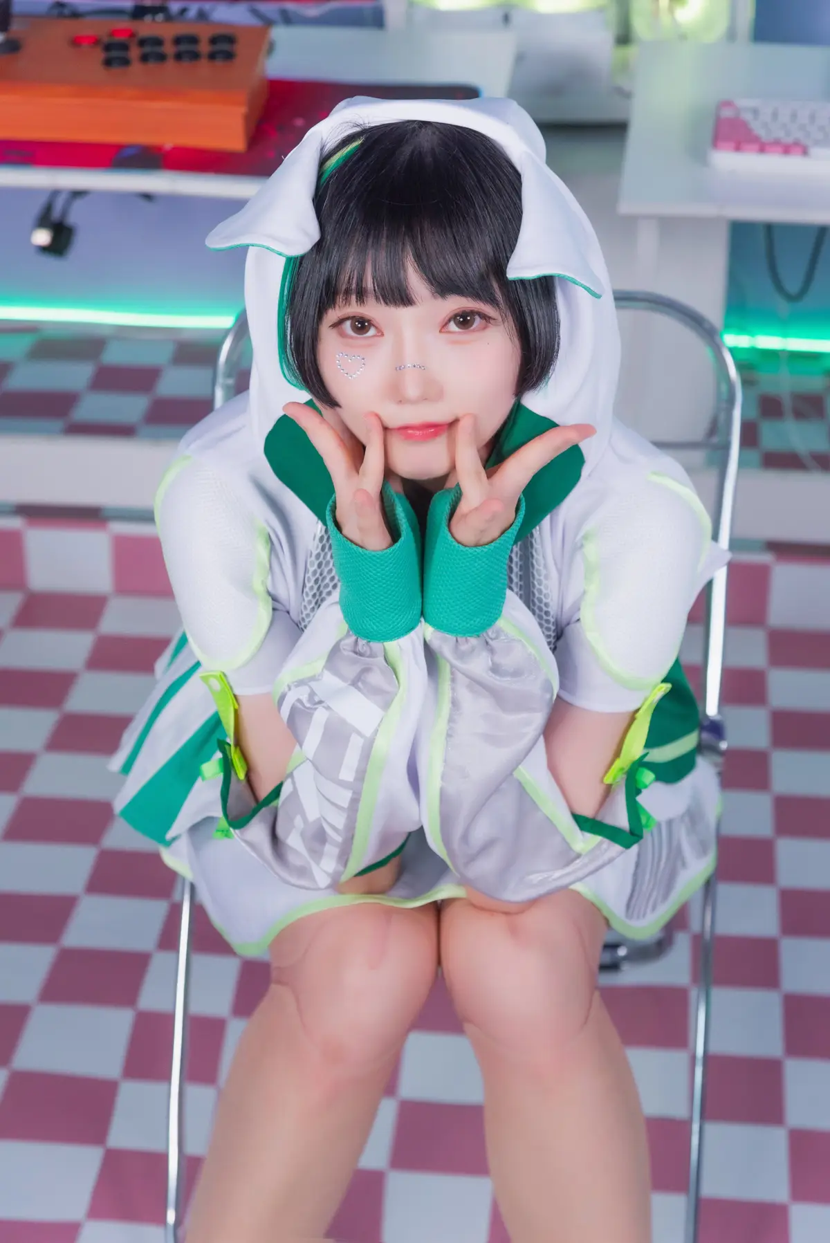 IZTUNE member 210