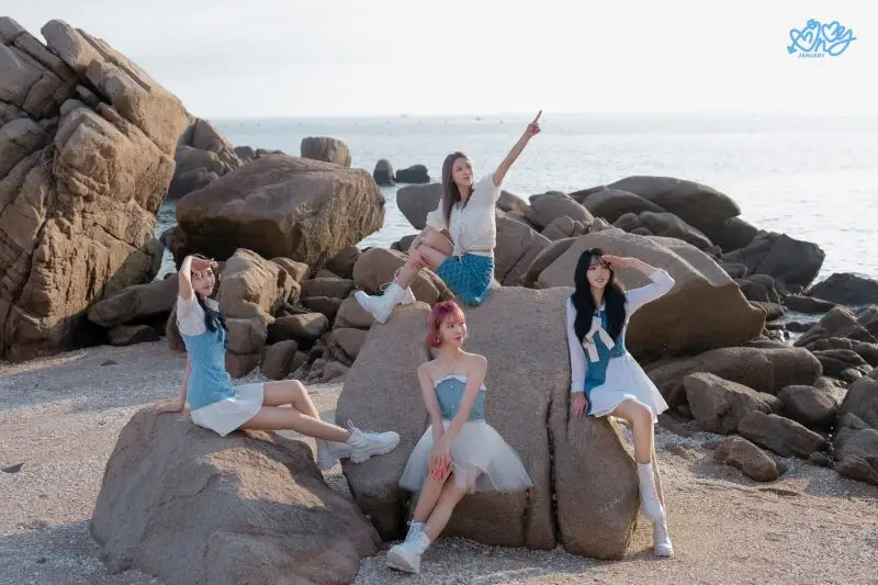 JANUARY members are Ryuhee, Annie, Soye, and Hyunyoung.