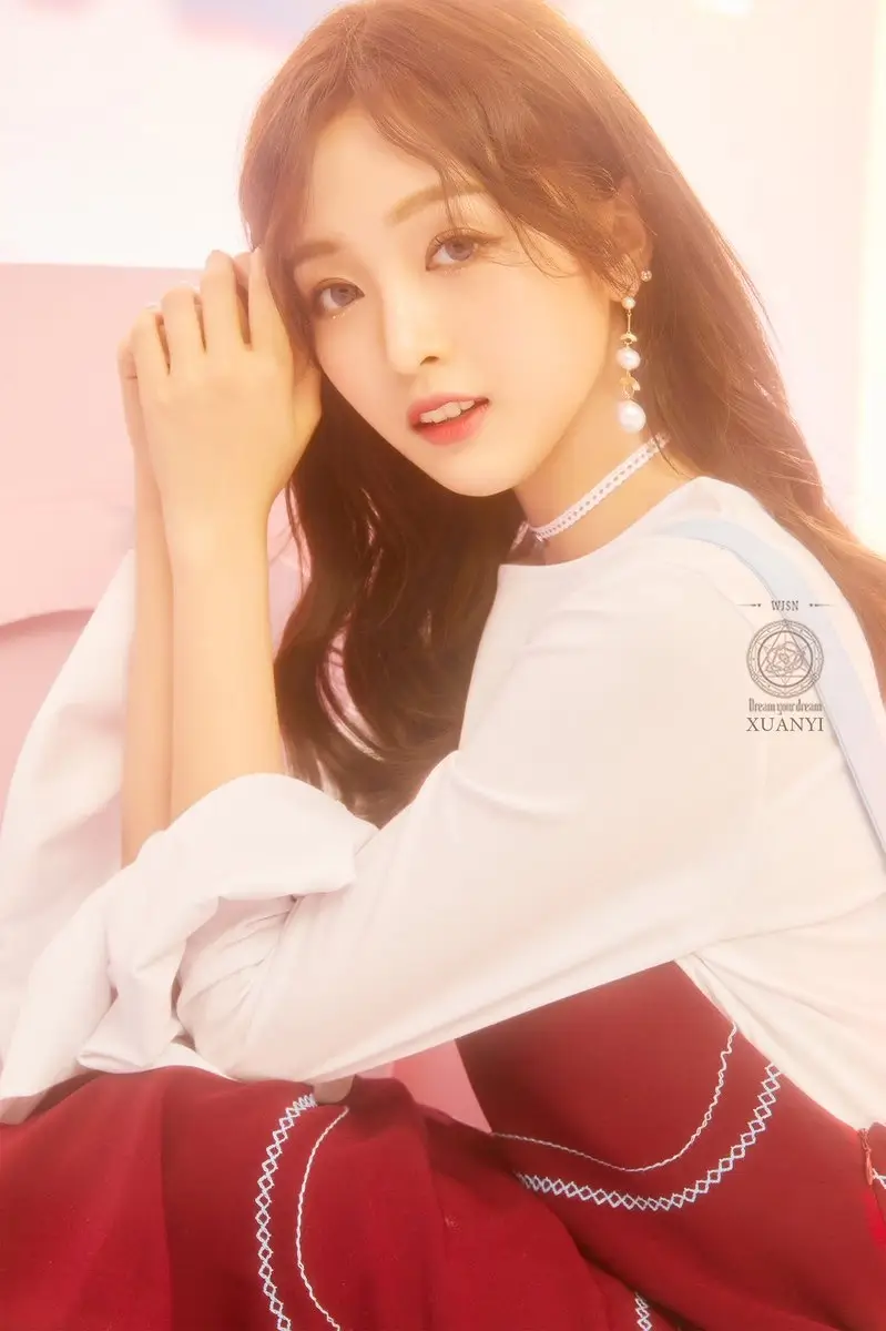 Joy Unit former member Xuan Yi