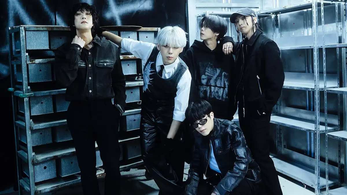 KAVE members are Gaho, KekiNu, Ownr, Hyun, and Jisang.