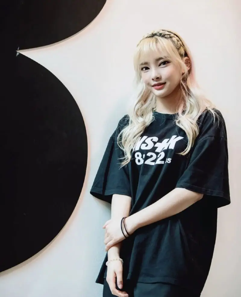 KELT9b former member Siyeon