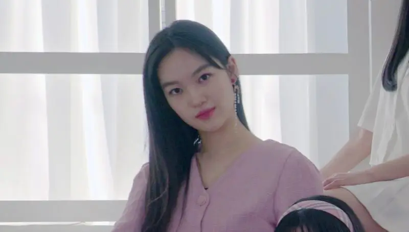 LA FLOR former member Soyeon