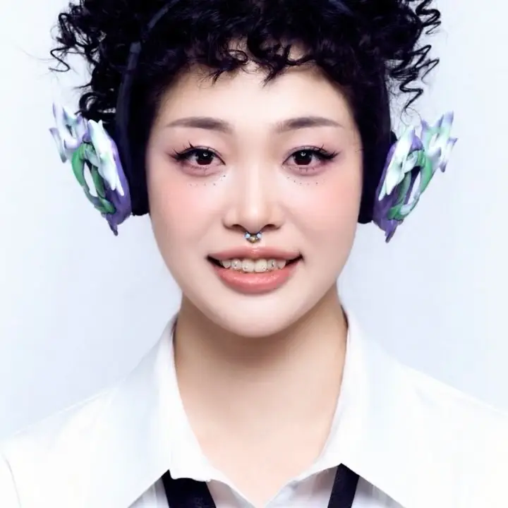 LADYBOUNCE member Naro
