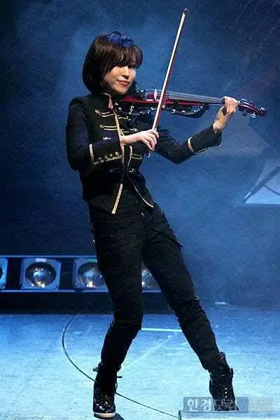 LA.G former member Boni