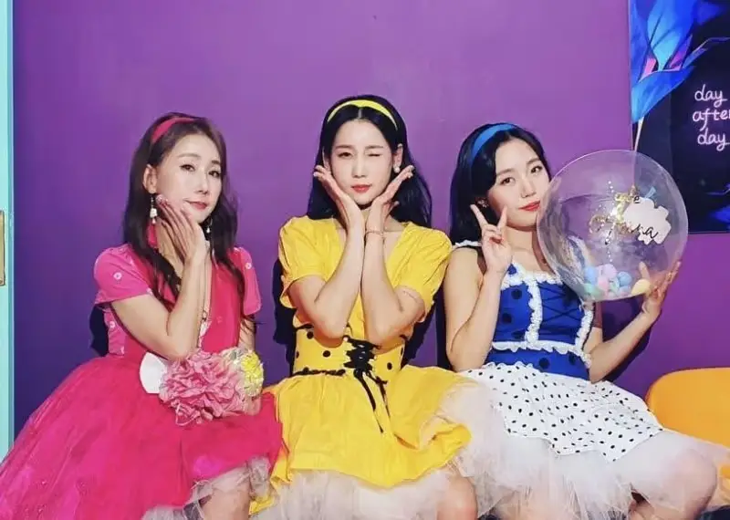 LALA GIRLS members are Nina, Star.☆H, and Rody.