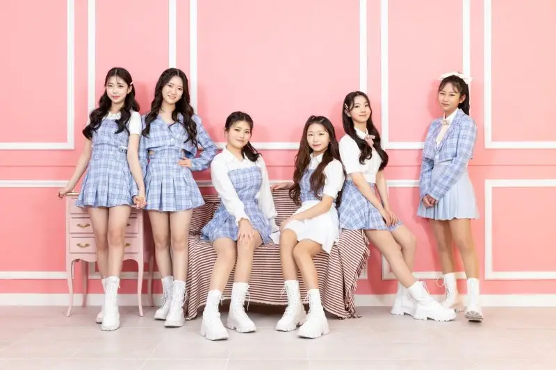 Lemonade members are Nayeon, Eunhye, Jeongbin, Seohee, Jibin, and Minji.