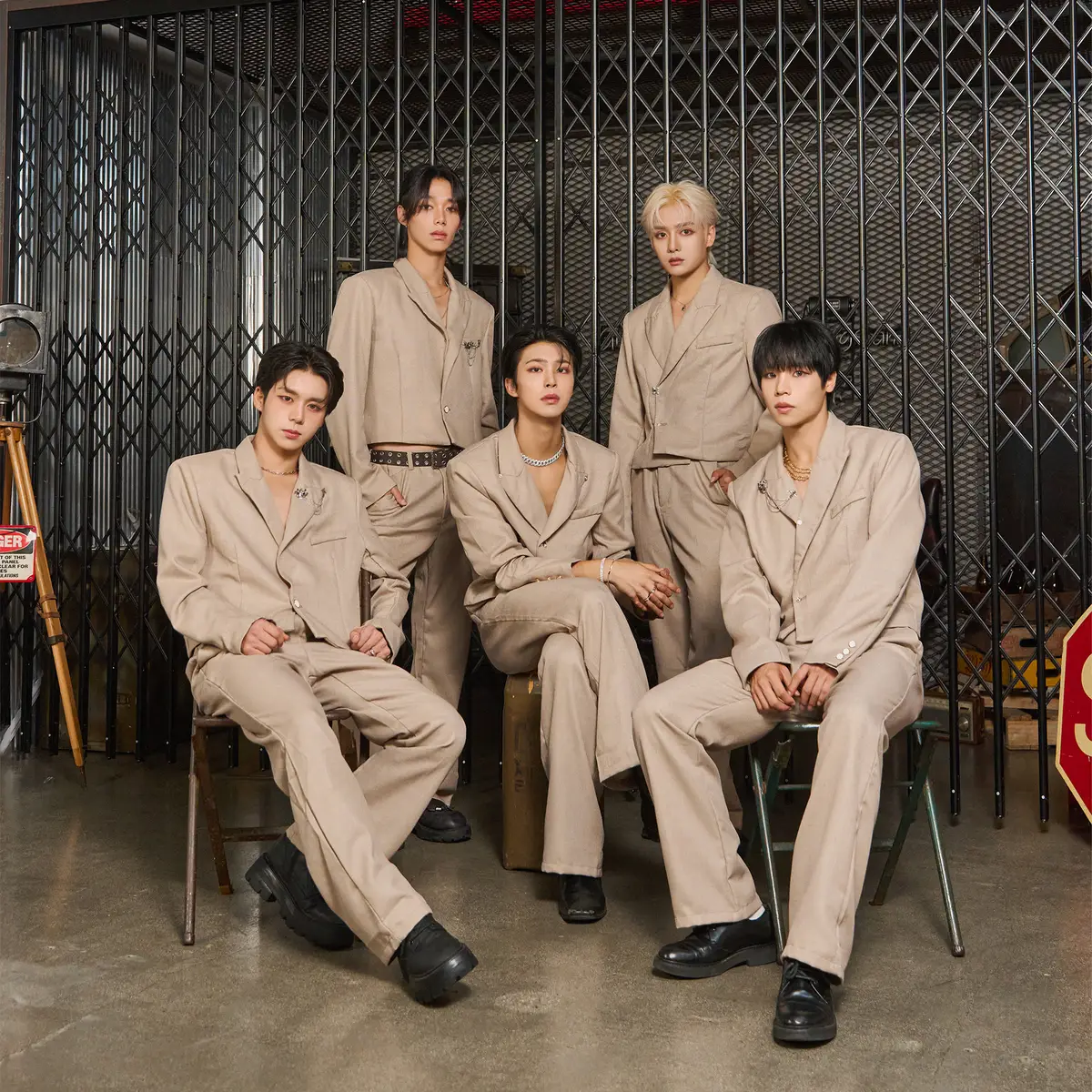 LEVERGENT members are Habin, Khain, Jio, Rihyeon, and R.
