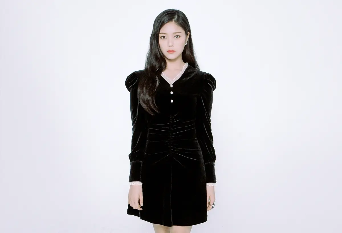 LOONA 1/3 member HyunJin