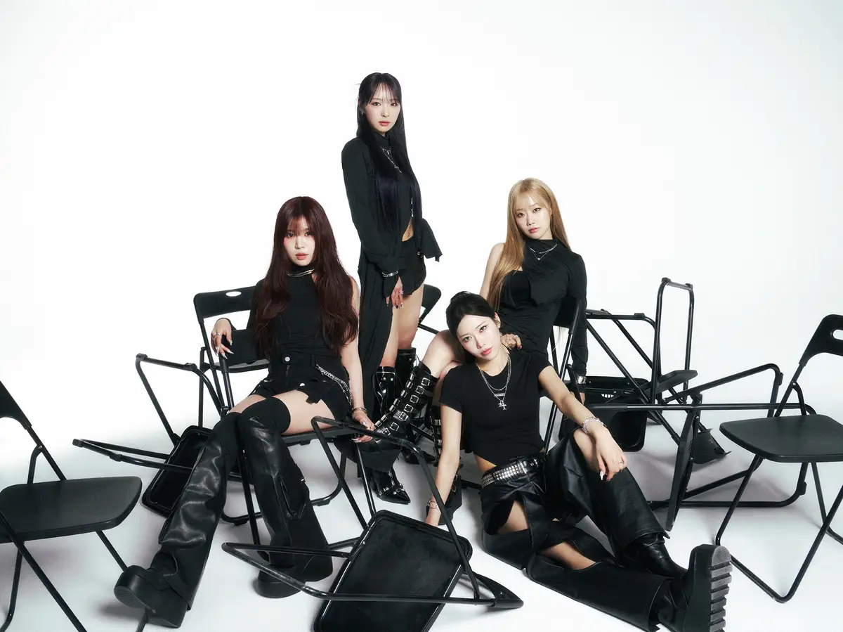 LOVEONE members are Yousom, Yume, Ayeon, and Yuna.