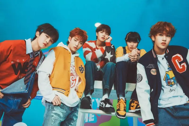 LUN8wave members are Takuma, Junwoo, and Dohyun.