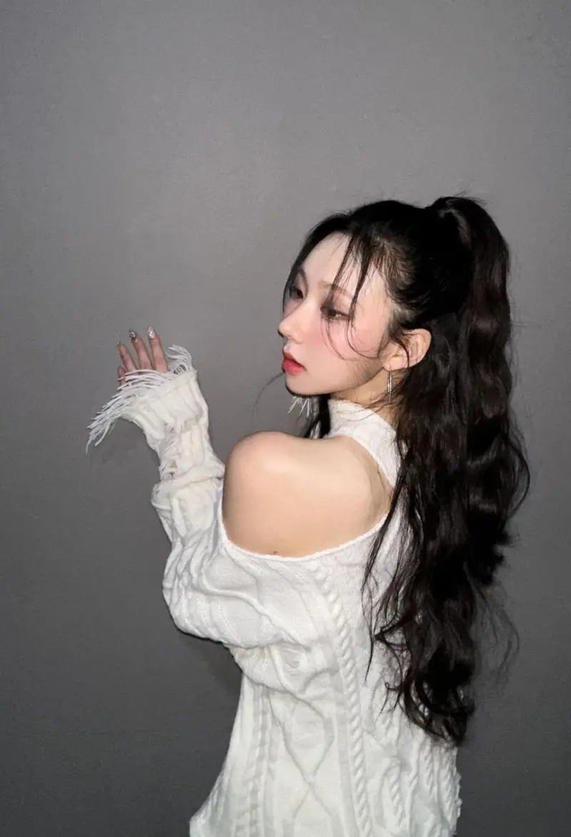 LURA LUCY former member Jungyeon