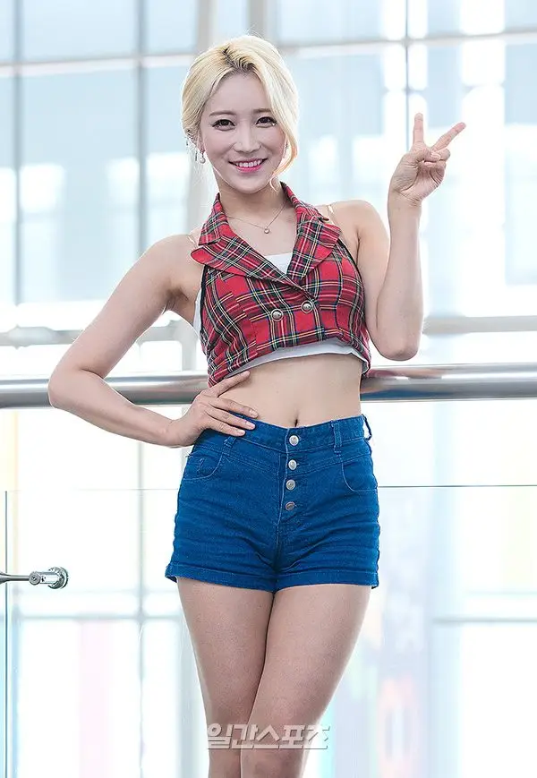 LUX former member Hyuna