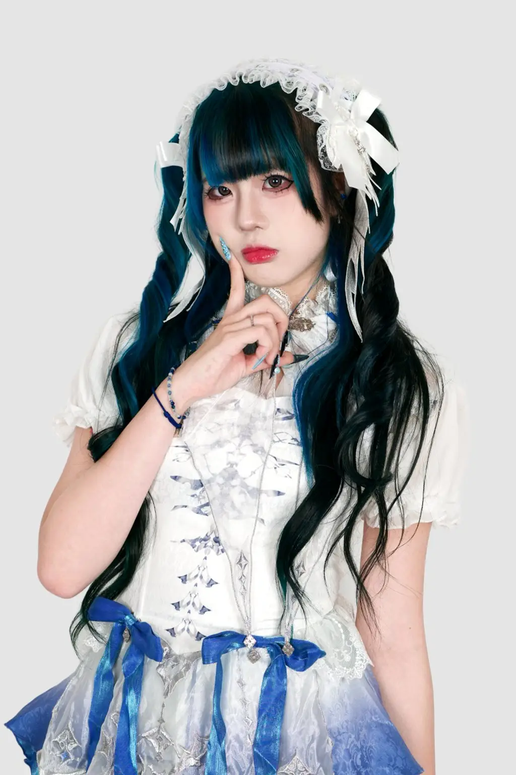 Manwolhwa member Moki