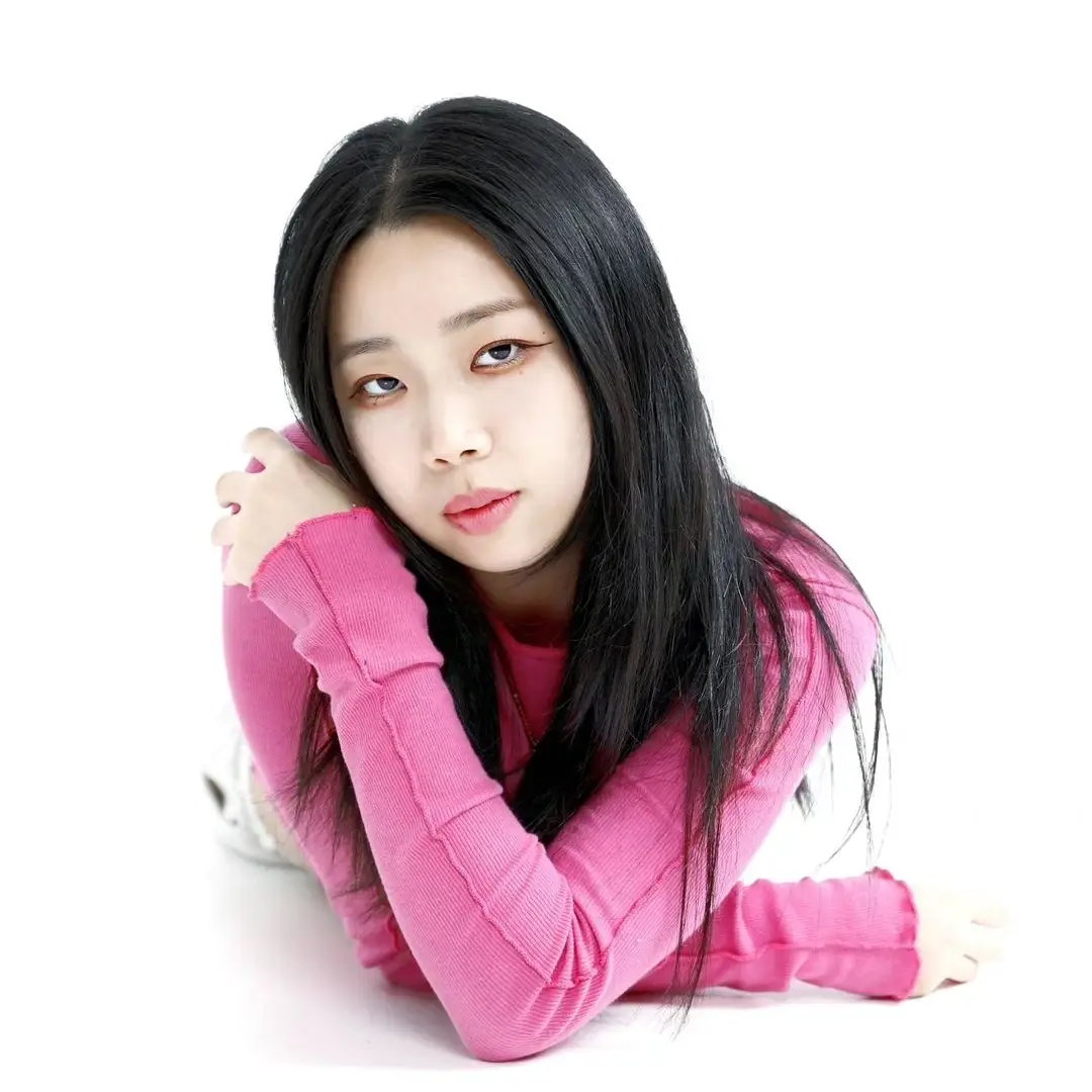MayLiz member Yena
