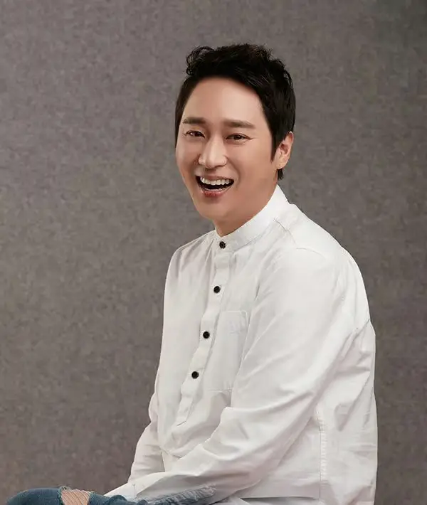 M.C The Max former member Jungmin