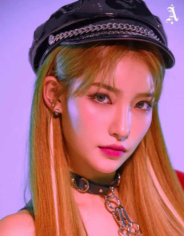 MIDNIGHT former member Jiwon