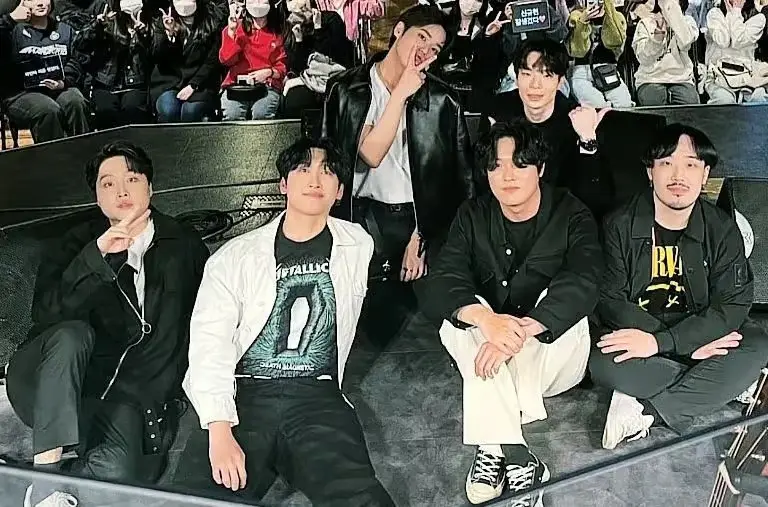 Monkey Shoulder members are Jin Daeho, Shin Kyuhyun, Lee Jongjun, Choi Hojin, Cho Yoosang, Igil, and Jo Hamin.
