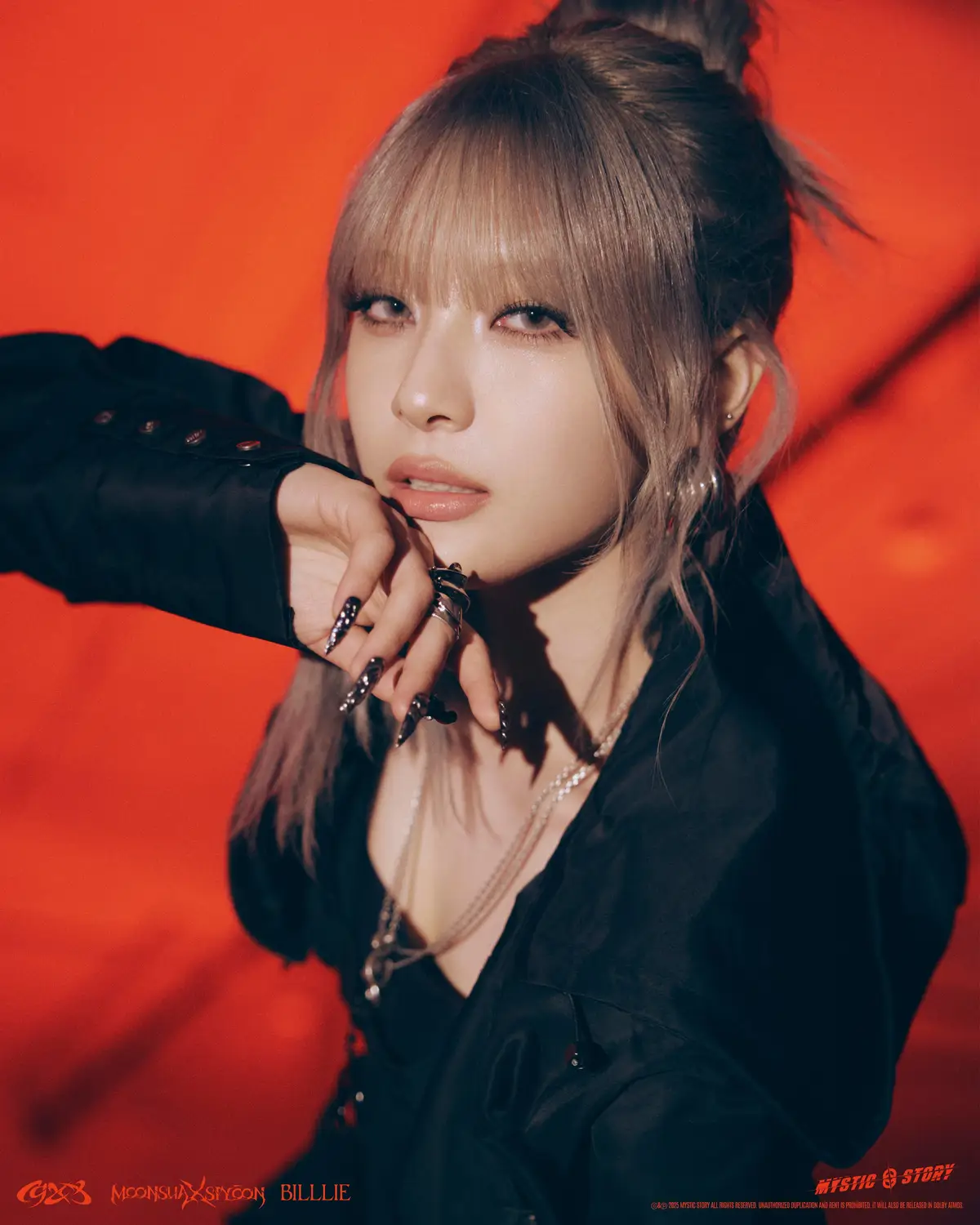 Moon Sua X Siyoon member Moon Sua