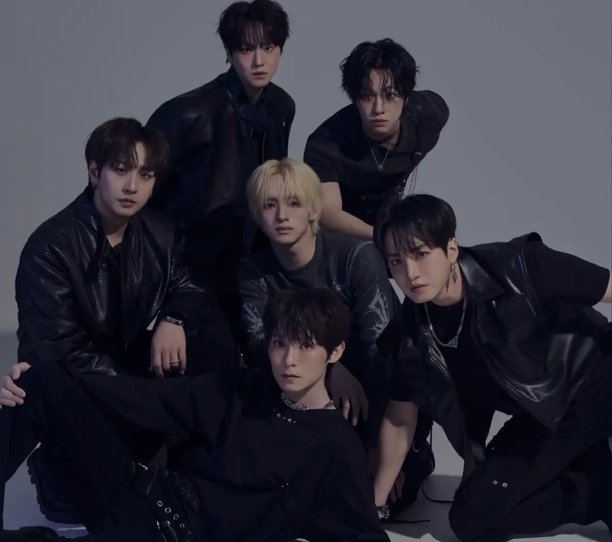 MUL members are Luha, Shinwoo, Kangsan, Wonchul, Yunsol, and Seonghun.