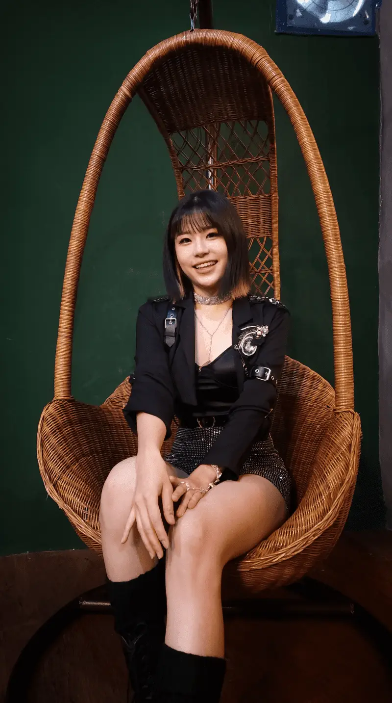 MuuTive former member Ahryung