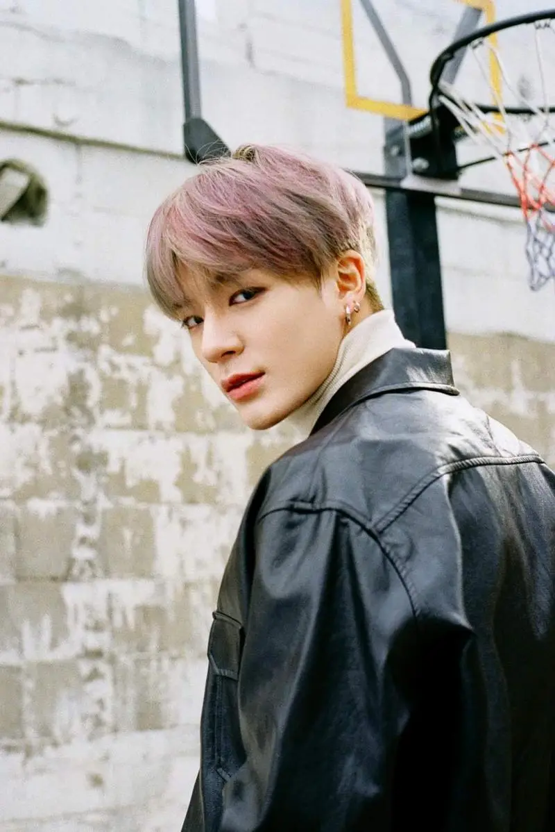 NCT U member Jeno