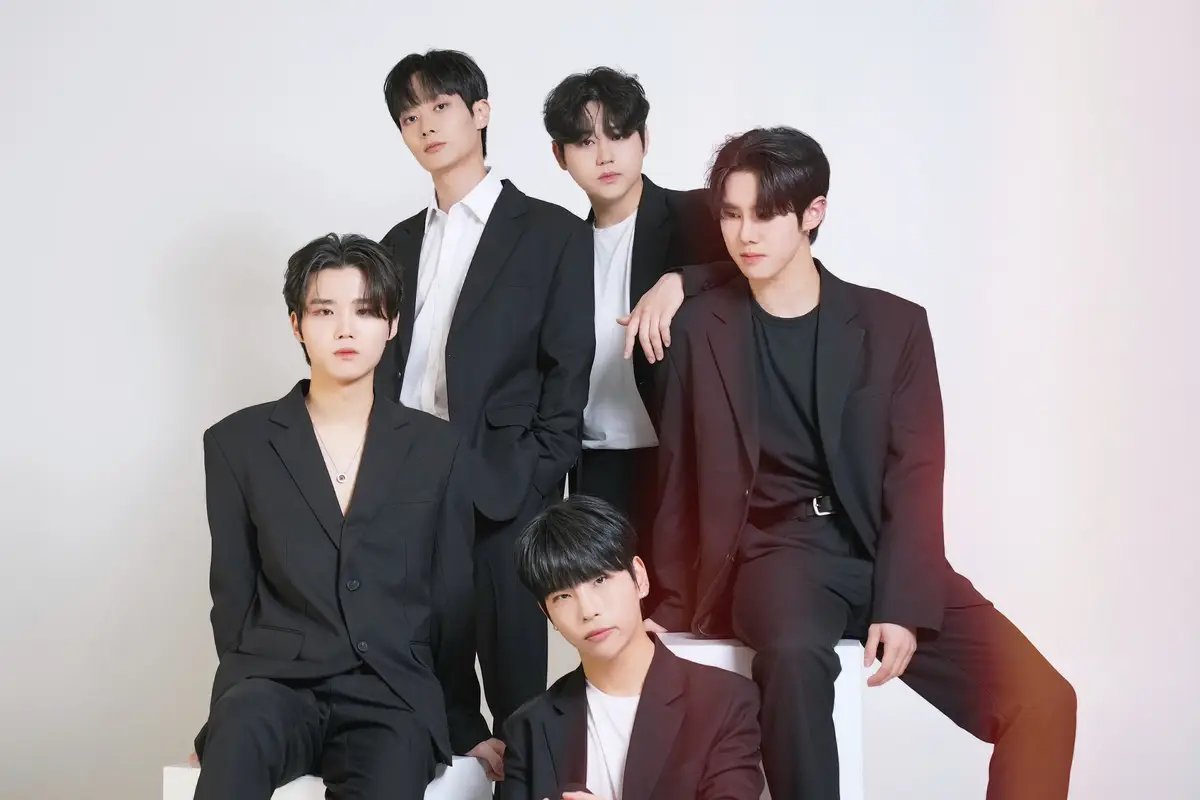 NCUS members are Seo Seokjin, Sungsub, Euntaek, Seungyong, and Hyeonmin.