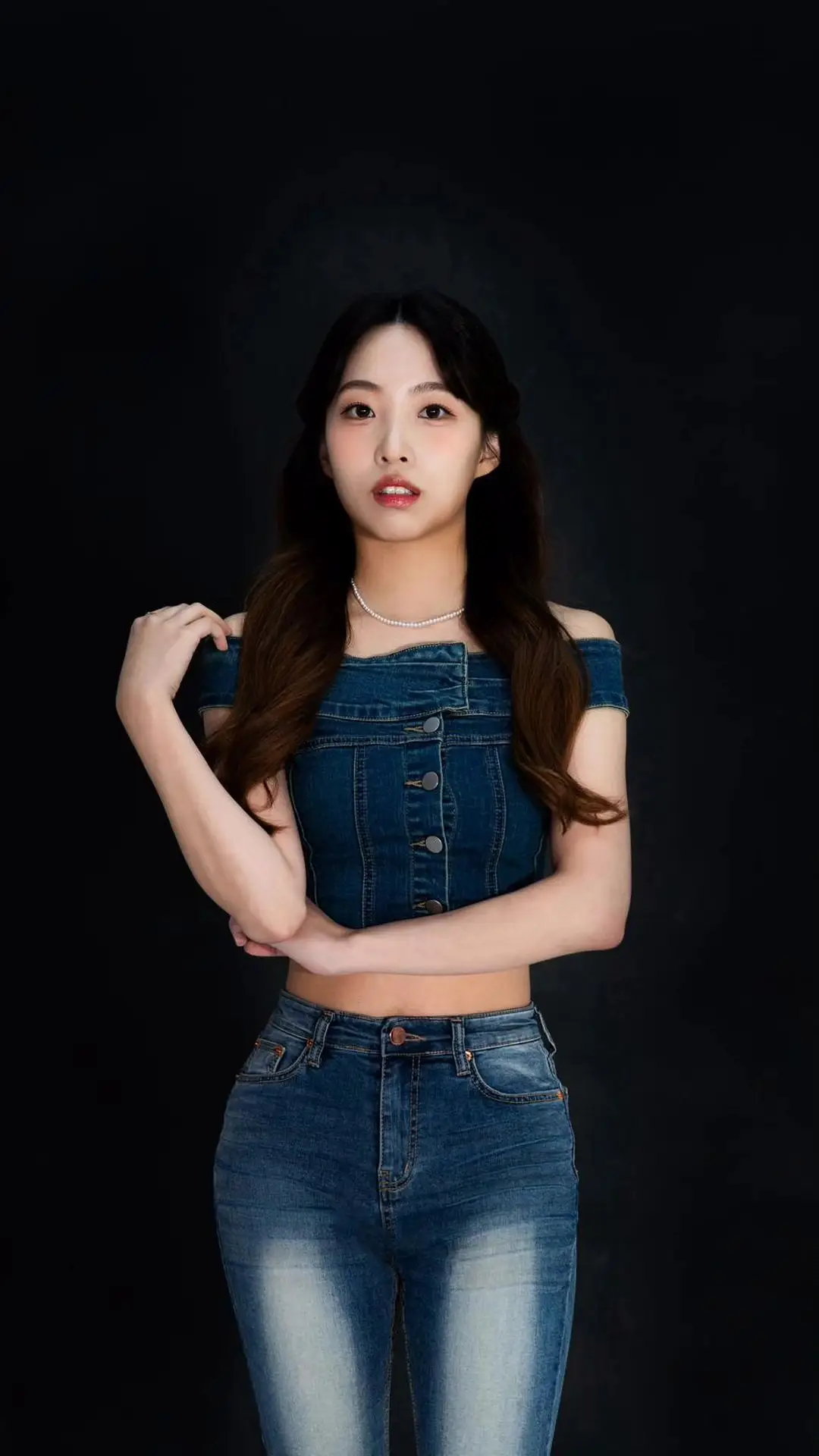 NextU First Unit member Jella