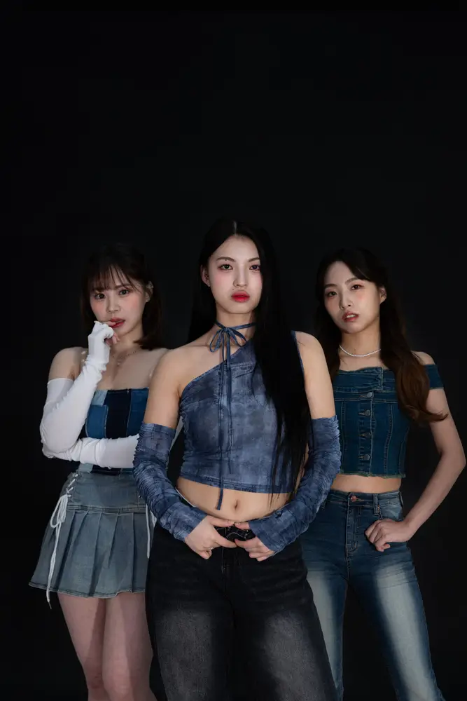 NextU First Unit members are Jella, Chloe, and Lexie.