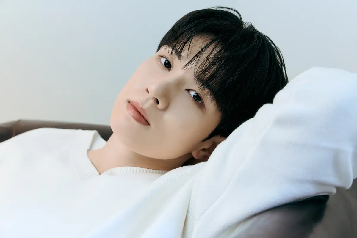 N.Flying member Hweseung