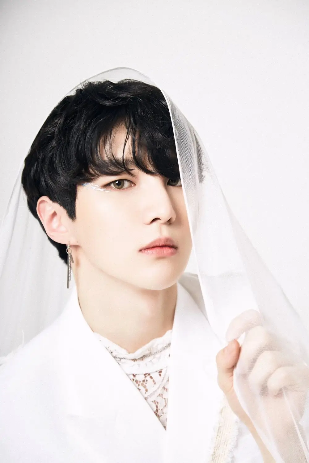 NOIR member Junyong